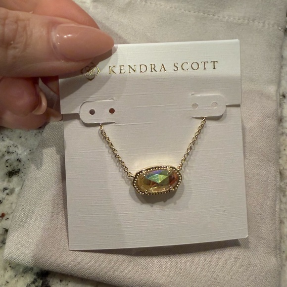 Kendra Scott Elisa Gold Statement Short Pendant Necklace in Dichroic Glass - Picture 2 of 5